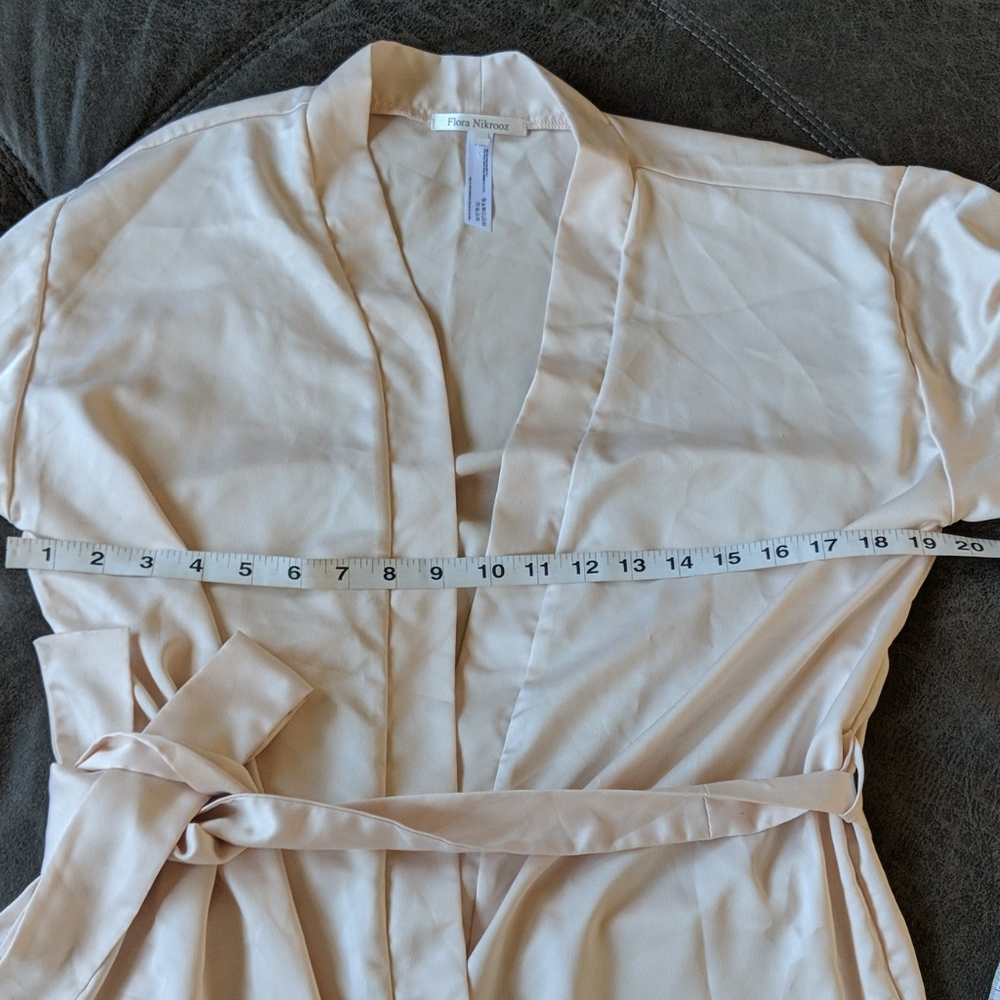 ⭐ Flora Nikrooz Robe - Picture 2 of 5